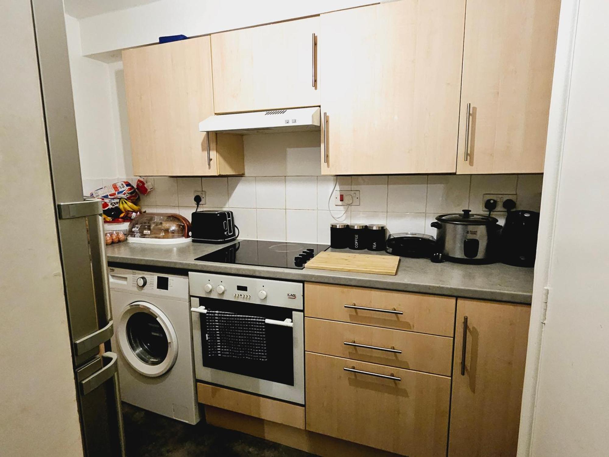 Lovely Fully Furnished One Bed Flat To Let Enfield Dış mekan fotoğraf